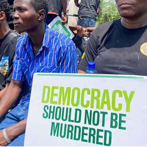 NEW TRENDS IN THE DEVELOPMENT OFPARTY POLITICS IN AFRICADURING A PERIOD OF TURBULENCEAND CHANGE